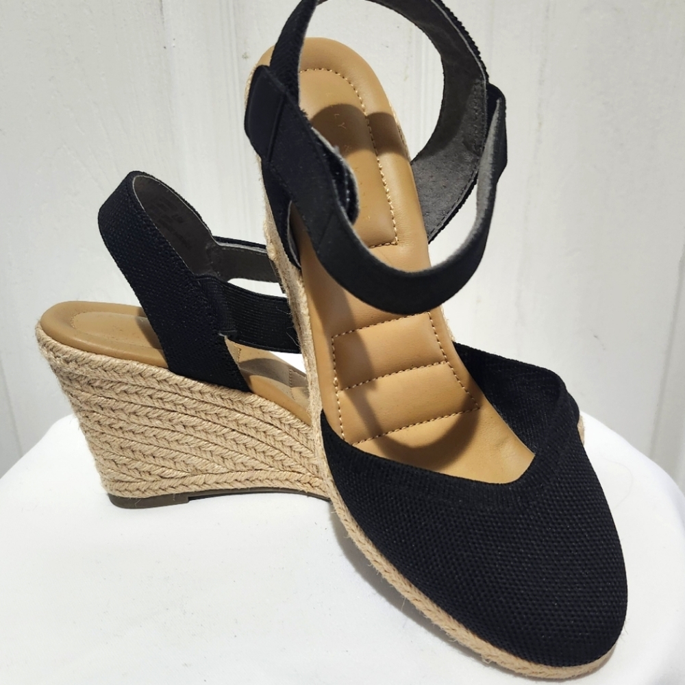 8.5 Kelly & Katie Wedge Sandal